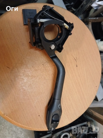 Лостче чистачки за Пасат В4 и Голф 3 с борд компютър 1H6 953 503 AB