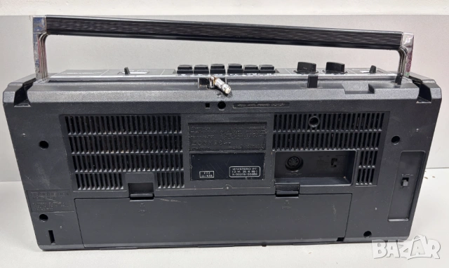 Радиокасетофон Hitachi TRK-6830E за части, снимка 10 - Радиокасетофони, транзистори - 54810572