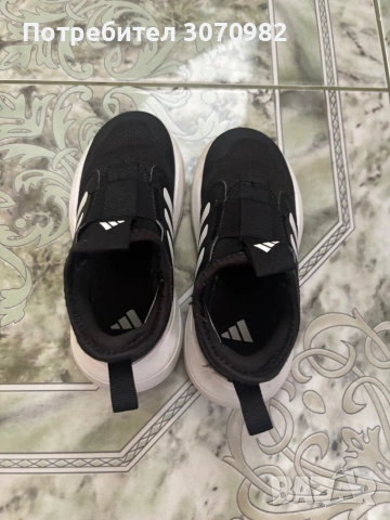 Детски маратонки Adidas, снимка 2 - Детски маратонки - 54414880