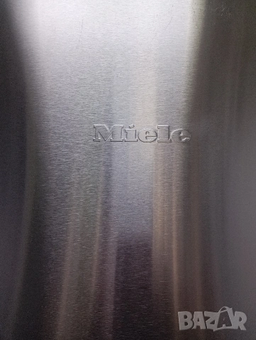 Иноксов комбиниран хладилник с фризер Миеле Miele No Frost A+++ Made in Germany 2 години Гаранция!, снимка 2 - Хладилници - 54952464