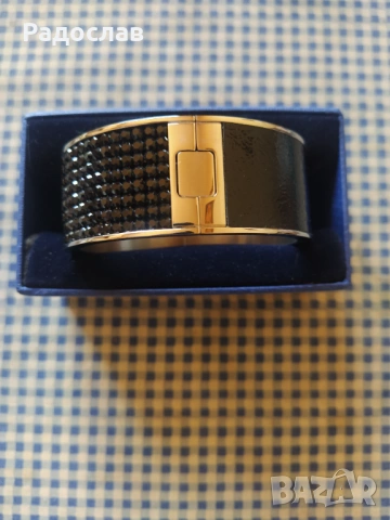 оригинална дамска гривна Swarovski , снимка 2 - Гривни - 54118922