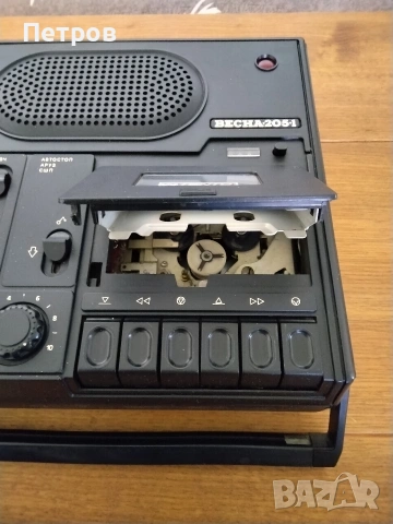 Продавам ретро портативен касетен магнетофон Весна 205-1 /Vesna 205-1 произвеждан в СССР, снимка 3 - Колекции - 54166610