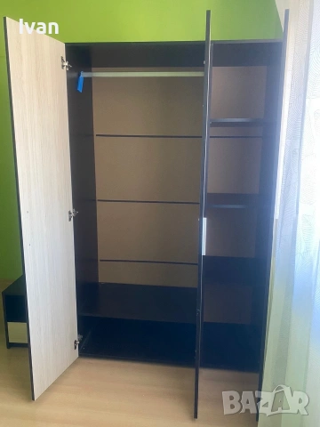 Гардероб трикрилен , снимка 2 - Гардероби - 55248471