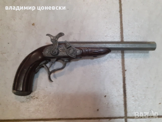 Много красив капсулен пистолет,пищов,оръжие