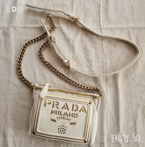 PRADA оригинална малка чантичка, снимка 14 - Чанти - 54498785