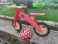Дървено баланс колело с каска, снимка 1
