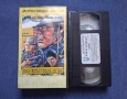 Видеокасета VHS Под кръстосан огън, снимка 2