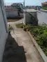Къща с двор на две нива, снимка 1