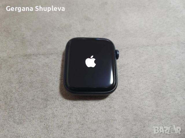 Apple Watch SE (Gen 2) 44mm Midnight, снимка 7 - Смарт часовници - 54345987