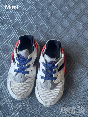 Детски маратонки Nike 24/25, снимка 2 - Детски маратонки - 45509909