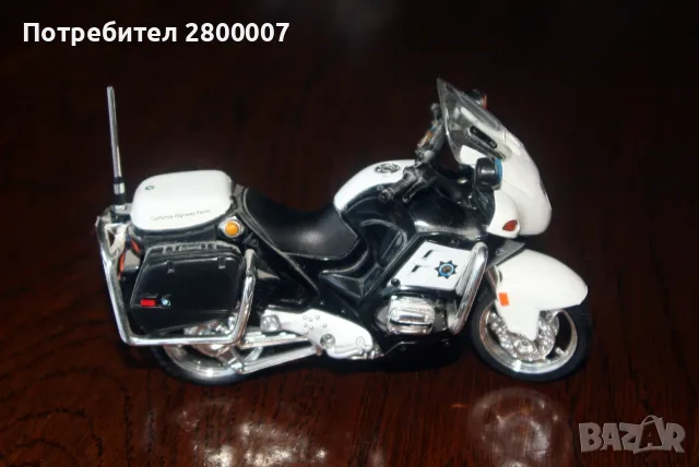 BMW R1100 RT P (Maisto 1/18 1999), снимка 4 - Колекции - 55396238