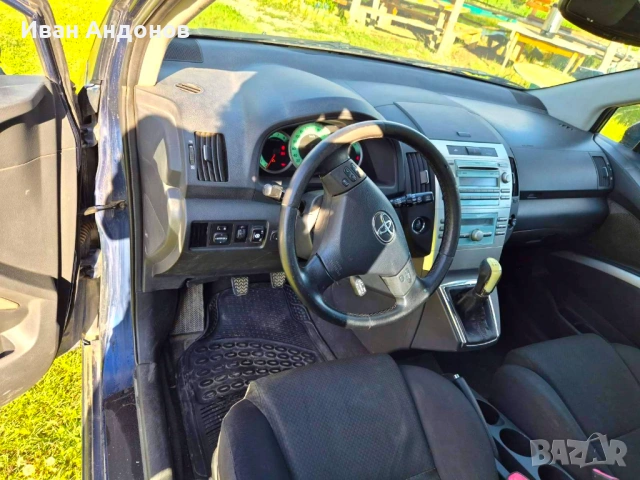 Toyota Corolla Verso 1.8i газ , снимка 8 - Автомобили и джипове - 54611148