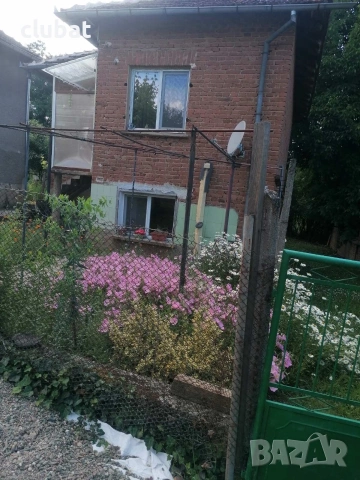 продавам две къщи в с.Балювица
