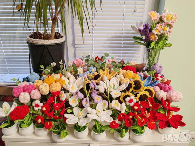 Ръчно плетени цветя, саксии и подаръчни кутии, снимка 4 - Декорация за дома - 54053635