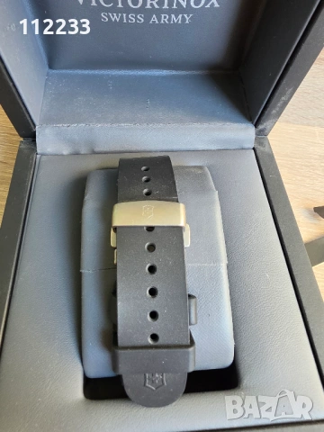 Victorinox I.N.O.X. Carbon Mechanical 241866.1 с подарък Victorinox Onyx Black Limited Edition, снимка 11 - Мъжки - 54678062