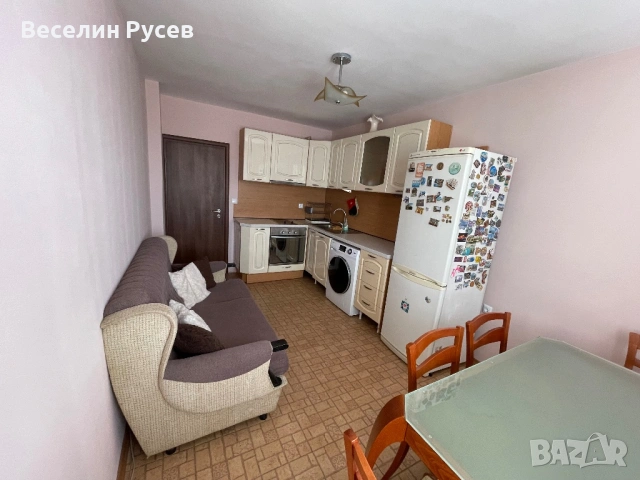 Просторен и слънчев апартамент , снимка 10 - Апартаменти - 54693246