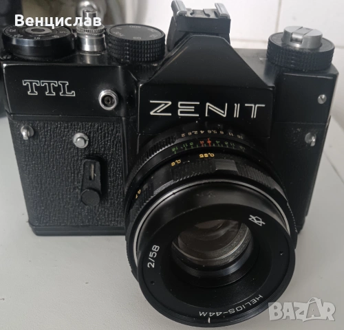 Продавам ретро фото апарат. 