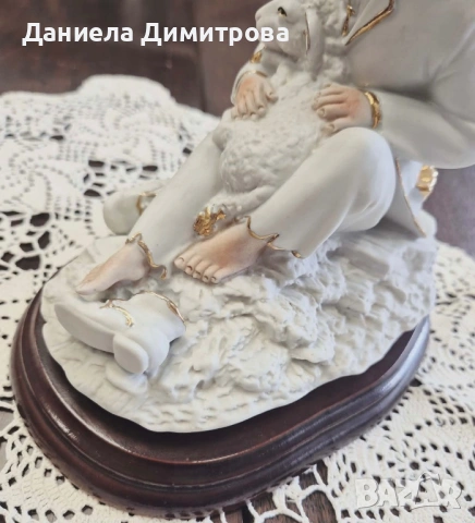 Порцеланова фигура, Capodimonte, снимка 3 - Статуетки - 54176061