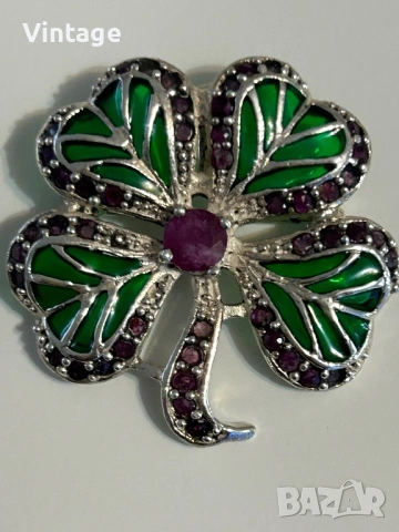 Старинна сребърна брошка/медальон  с естествени рубини , снимка 2 - Колиета, медальони, синджири - 54053662