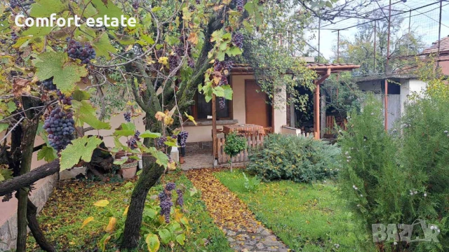 Продава две къщи в едно дворно място - гр. Павел баня, снимка 4 - Къщи - 54382790
