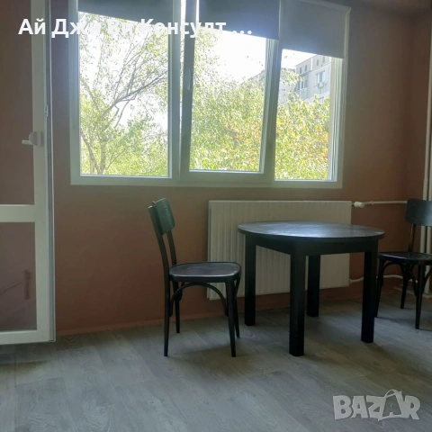 Двустаен апартамент в жк Света Троица, снимка 3 - Апартаменти - 55142202