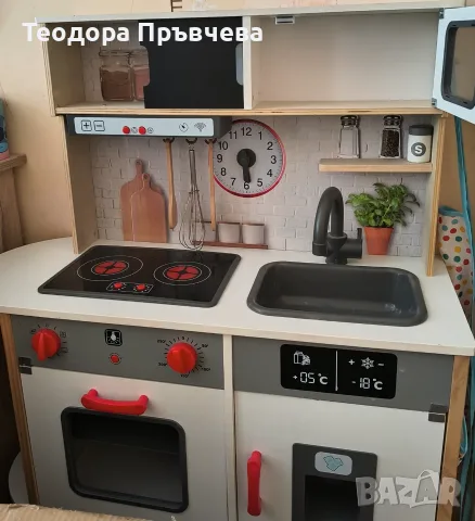 Дървена детска кухня Lidl (Playtive) с аксесоари – Много запазена!, снимка 3 - Играчки за стая - 55349302