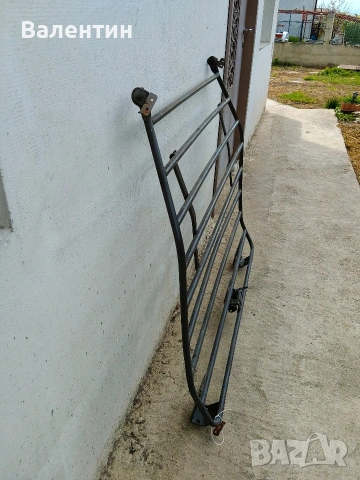 Продавам междинна преграда за Нисан Серена, снимка 2 - Аксесоари и консумативи - 54353419