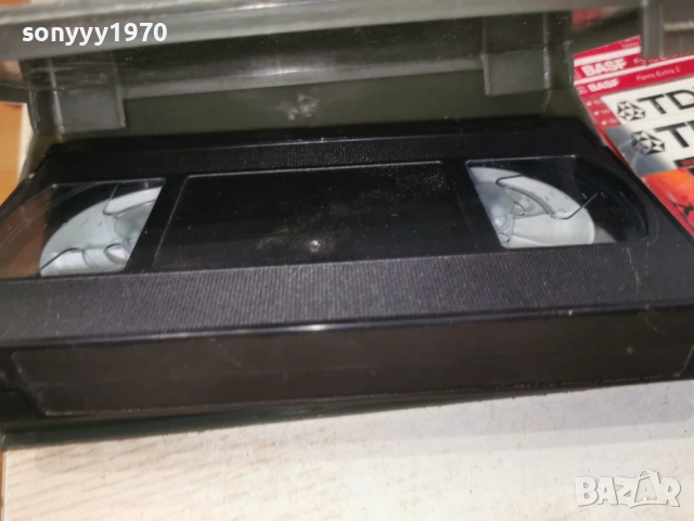 JUZNI VETAR-VHS TAPE 0605261938L1, снимка 7 - Други музикални жанрове - 54443849