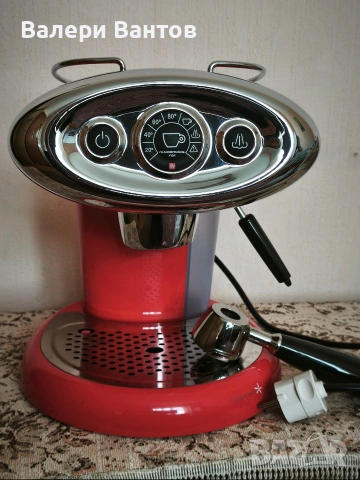 Кафемашина Illy Espresso X7.1 Red в отлично състояние
