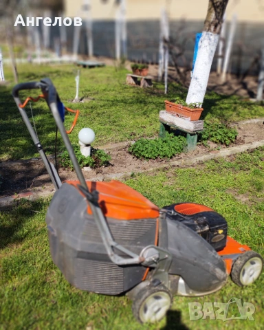 Бензинова самоходна косатка за трева Husqvarna, снимка 5 - Градинска техника - 54107211