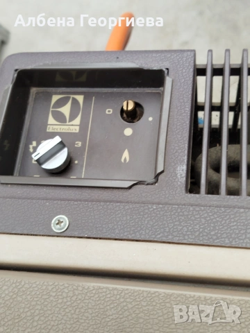 Къмпинг хладилник ELECTROLUX 12 V/220 V - GAZ- 130 € , снимка 2 - Хладилни чанти - 55007667