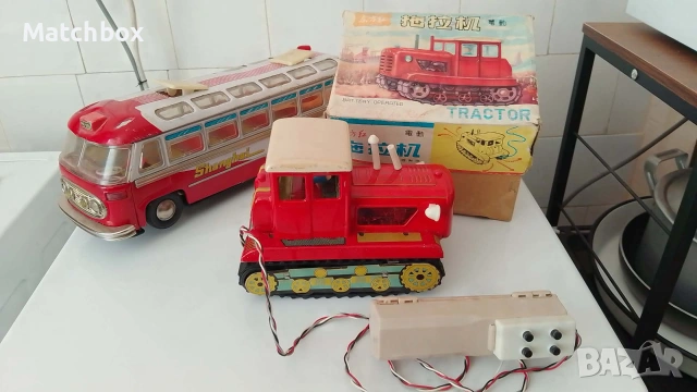 Стари метални играчки China