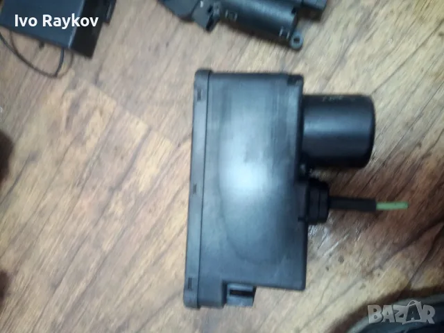 Вакуум Помпа Централно Заключване HELLA 357 862 257, 357862257 за VW Volkswagen Passat , снимка 6 - Части - 54001189