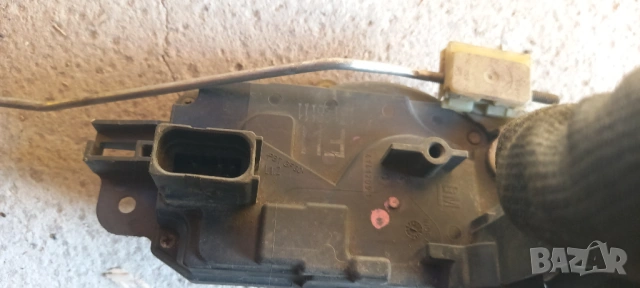 Предна лява брава Opel Astra H, снимка 2 - Части - 54933981