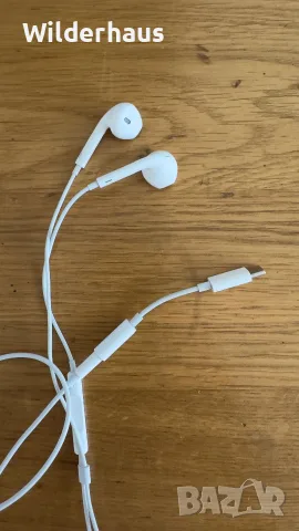 Apple Earpods- Headphone Jack / usb c adapter