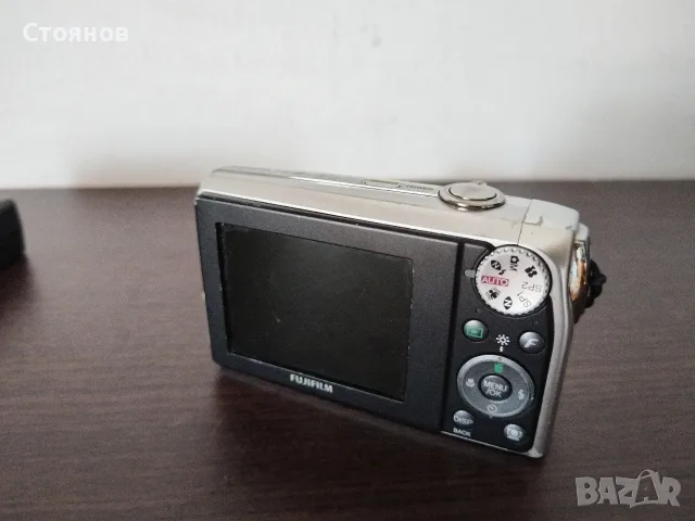 FUJIFILM FinePix F40fd 8.3MP 3x Optical Zoom, снимка 6 - Фотоапарати - 55379604