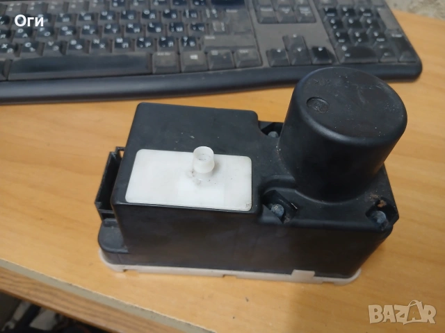 Вакуум помпа централно заключване за Фолксваген Поло 6N0 962 257 / 6N0962257