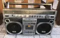 Радиокасетофон  Toshiba BomBeat 16 RT-8890S – за донор или части!, снимка 1