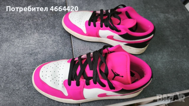Маратонки Nike Air Jordan 1, снимка 2 - Маратонки - 52627353