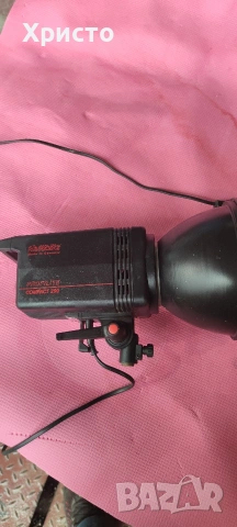 Фотографска лампа Multiblitz profilite compact 200, снимка 4 - Настолни лампи - 54638694