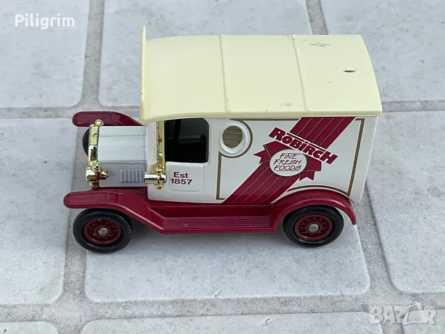 Модел на ван Ford Model T от серията Days Gone на Lledo. Англия., снимка 3 - Колекции - 55316092