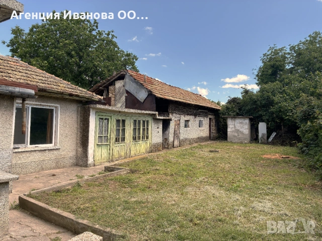   Къща с три жилищни части, гараж и двор – гр. Попово, снимка 14 - Къщи - 54939900