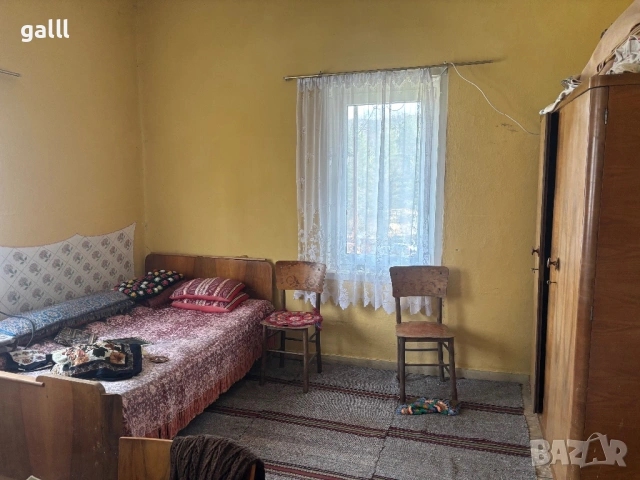 Къща в центъра на селото – отлична локация, снимка 5 - Къщи - 53830740