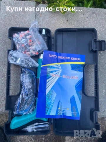 Пистолет за нитове в куфар