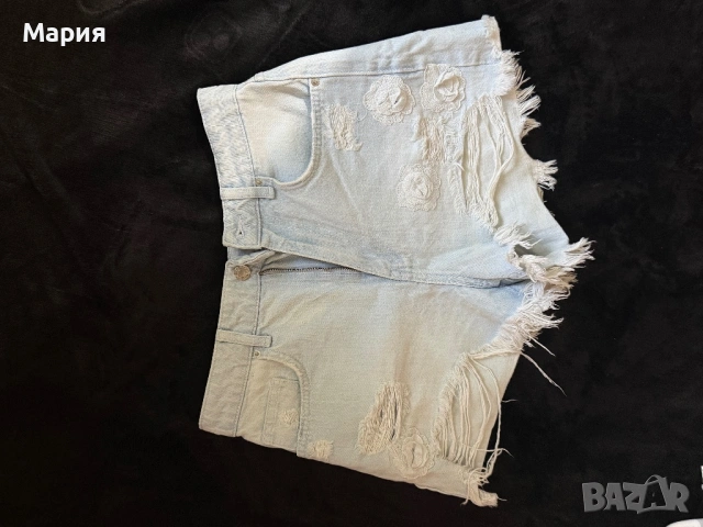 Къси дънки Bershka, снимка 2 - Къси панталони и бермуди - 54439376