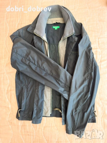 Продавам пролетно - есенно яке United Colors of Benetton., снимка 3 - Якета - 54156475