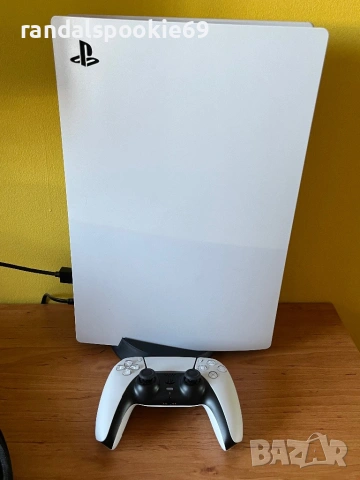 PlayStation 5 disc edition с 1 джойстик и 4 игри 