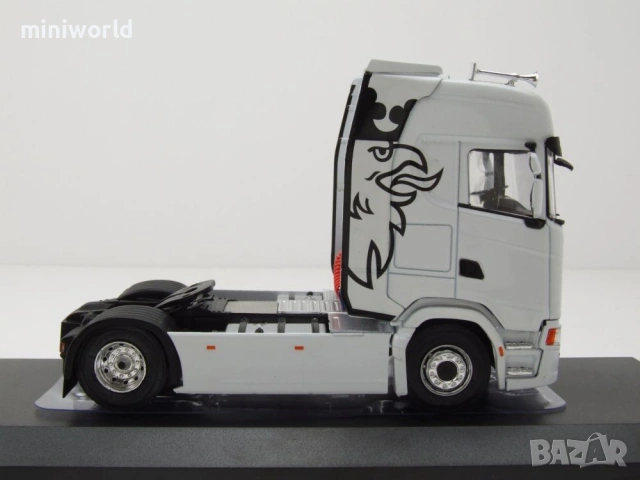Scania S-Series влекач 2020 - мащаб 1:43 на IXO моделът е нов в PVC дисплей-кейс, снимка 4 - Колекции - 54504498