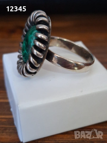 Стар сребърен пръстен с естествен малахит , снимка 2 - Пръстени - 54111337