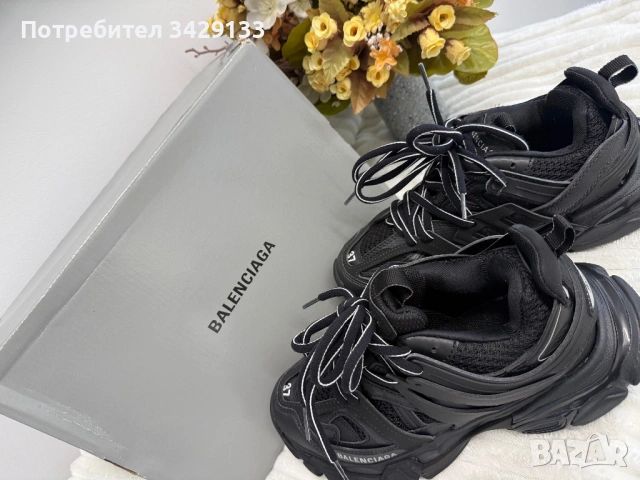 Черни Balenciaga